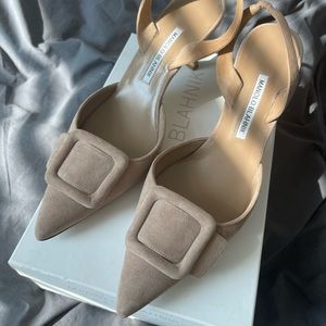 Manolo Blahnik Beige Maysale